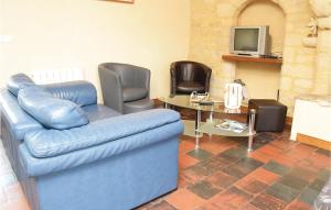 Beautiful home in Englesqueville Percee with 3 Bedrooms and WiFi