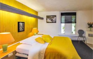 Beautiful home in Entrechaux with WiFi, 4 Bedrooms and Outdoor swimming pool
