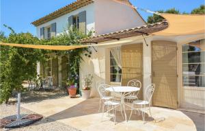 Beautiful home in Eygalires with 4 Bedrooms, WiFi and Outdoor swimming pool