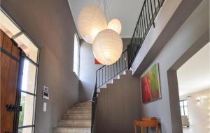 Beautiful home in Fayence with Outdoor swimming pool, WiFi and 5 Bedrooms
