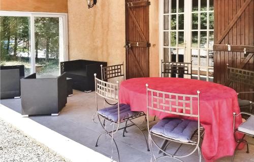 Beautiful home in Fayence with WiFi, Private swimming pool and Outdoor swimming pool