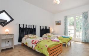 Beautiful home in Fayence with WiFi, Private swimming pool and Outdoor swimming pool