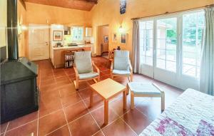 Maison de vacances Beautiful home in Ferrires-Poussarou with Outdoor swimming pool, 2 Bedrooms and Private swimming pool  34360 Ferrières-Poussarou Languedoc-Roussillon