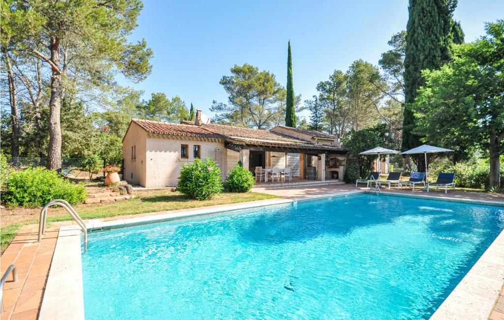 Maison de vacances Beautiful home in Gonfaron with 5 Bedrooms, WiFi and Outdoor swimming pool  83590 Gonfaron