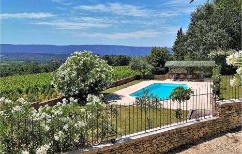 Beautiful home in Goult with 5 Bedrooms, Private swimming pool and Outdoor swimming pool