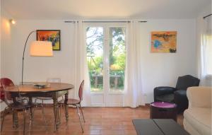 Beautiful home in Grans with 3 Bedrooms, Outdoor swimming pool and Swimming pool