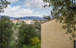 Beautiful home in Grosseto-Pugna with Outdoor swimming pool and 3 Bedrooms