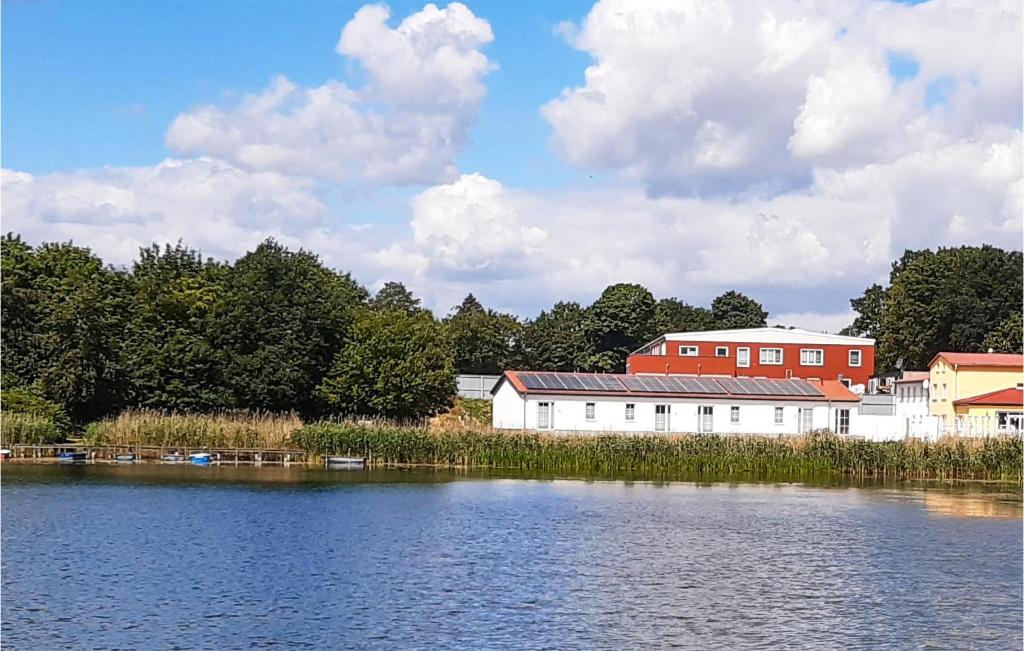 Beautiful home in Gtzkow with 2 Bedrooms and WiFi , 17506 Gützkow