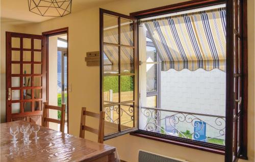 Beautiful home in Hauteville-sur-Mer w/ WiFi and 3 Bedrooms