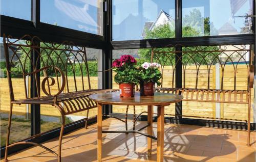 Beautiful home in Hauteville-sur-Mer w/ WiFi and 3 Bedrooms