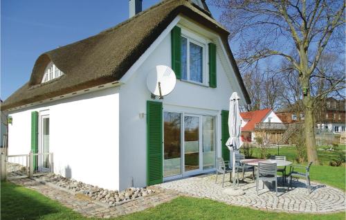 Beautiful home in Insel Poel-Kirchdorf with 2 Bedrooms and WiFi