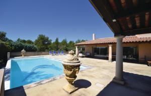 Beautiful home in Joucas with 2 Bedrooms, WiFi and Outdoor swimming pool