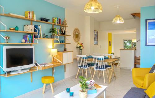 Beautiful home in Jullouville with 2 Bedrooms and WiFi