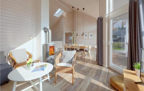 Beautiful home in Krems II-Warderbrck with Sauna, WiFi and 3 Bedrooms