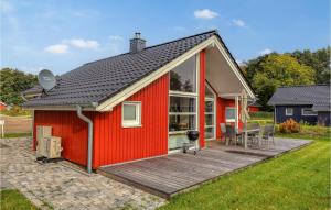 Beautiful home in Krems II-Warderbrck with Sauna, WiFi and 3 Bedrooms