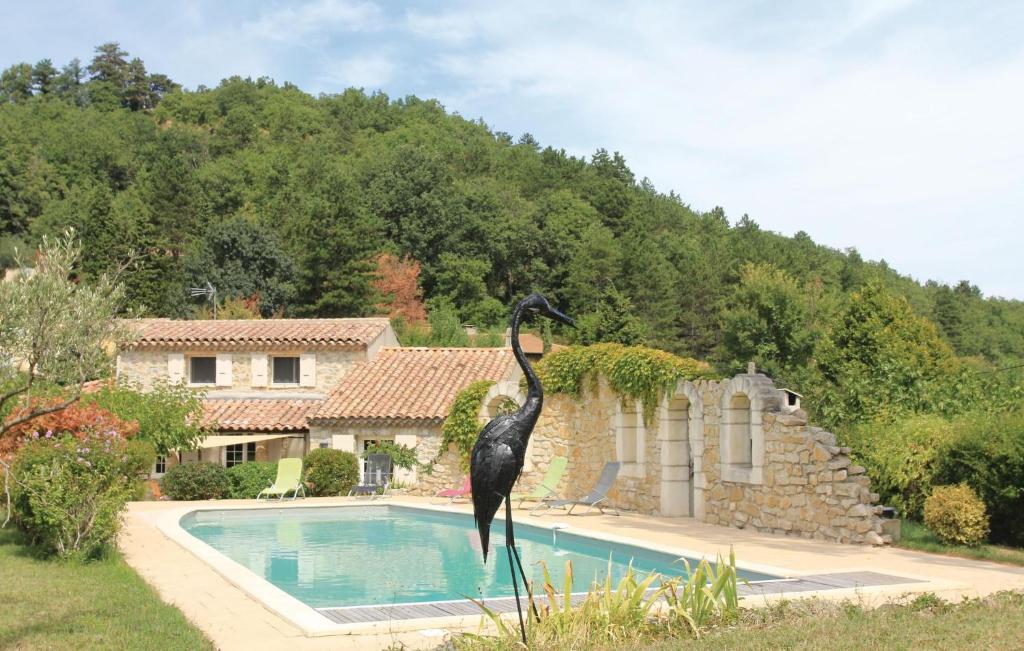 Beautiful home in LA BEGUDE DE MAZENC with 4 Bedrooms, WiFi and Outdoor swimming pool , 26160 La Bégude-de-Mazenc