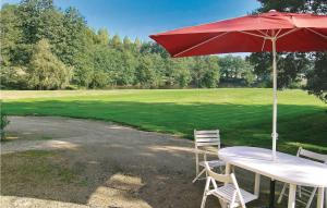 Beautiful home in La Chapelle Hermier with 2 Bedrooms