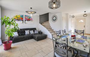 Beautiful home in La Farlede with 2 Bedrooms, WiFi and Outdoor swimming pool