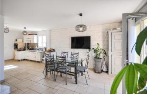 Beautiful home in La Farlede with 2 Bedrooms, WiFi and Outdoor swimming pool