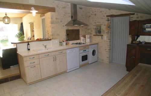Beautiful home in La Jonchere with 2 Bedrooms, Outdoor swimming pool and Heated swimming pool