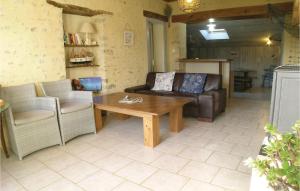 Beautiful home in La Jonchere with 2 Bedrooms, Outdoor swimming pool and Heated swimming pool