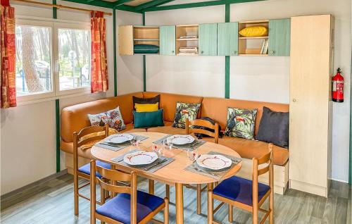 Beautiful home in LAiguillon-la-Presqu