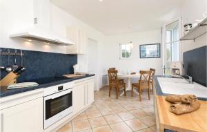 Beautiful home in LAiguillon Sur Vie with 3 Bedrooms and Outdoor swimming pool