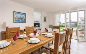 Beautiful home in LAiguillon Sur Vie with 3 Bedrooms and Outdoor swimming pool