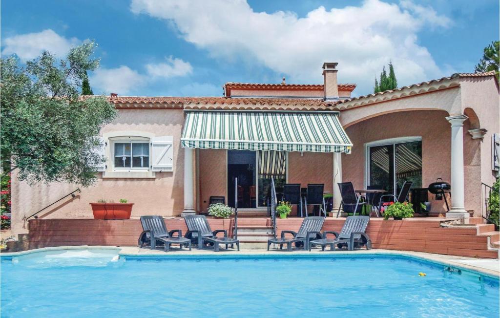 Beautiful home in Lamalou les Bains with WiFi, Private swimming pool and Outdoor swimming pool , 34240 Lamalou-les-Bains