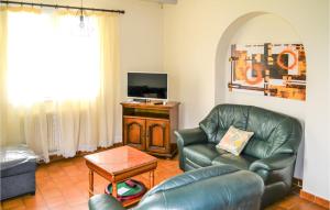 Beautiful home in Langon with WiFi and 2 Bedrooms