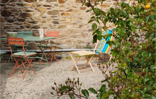 Beautiful home in Lannion with WiFi and 2 Bedrooms