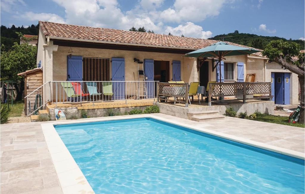 Beautiful home in Le Poujol sur Orb with 3 Bedrooms, WiFi and Private swimming pool , 34600 Le Poujol-sur-Orb