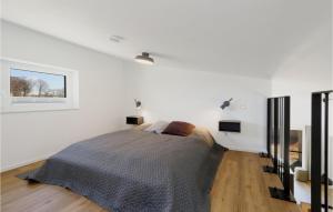 Beautiful home in Lembruch-Dmmer See with 3 Bedrooms, WiFi and Indoor swimming pool