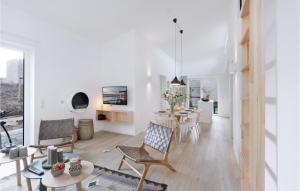 Beautiful home in Lembruch-Dmmer See with Sauna, WiFi and Indoor swimming pool