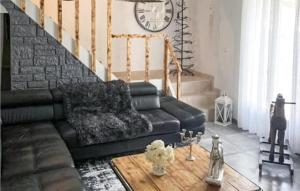 Beautiful home in Les Angles with Outdoor swimming pool, WiFi and 4 Bedrooms