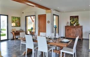 Beautiful home in Les Eyzies Sireuil with 3 Bedrooms and WiFi