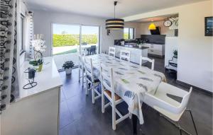 Beautiful home in Lilia, Plouguerneau with 4 Bedrooms and WiFi