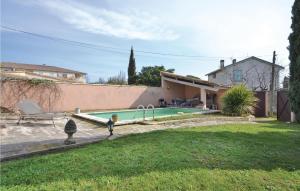 Beautiful home in LIsle sur la Sorgue with 2 Bedrooms, Private swimming pool and Outdoor swimming pool