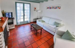 Beautiful home in Longeville-sur-Mer with 3 Bedrooms