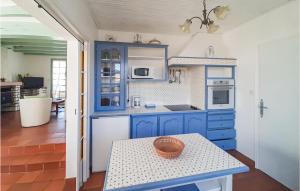 Beautiful home in Longeville-sur-Mer with 3 Bedrooms