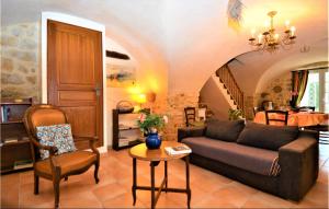 Maison de vacances Beautiful home in Lussan with 2 Bedrooms and WiFi  30580 Lussan Languedoc-Roussillon