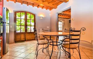 Beautiful home in Maillane with WiFi and 3 Bedrooms