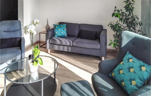 Beautiful home in Milizac with 3 Bedrooms and WiFi