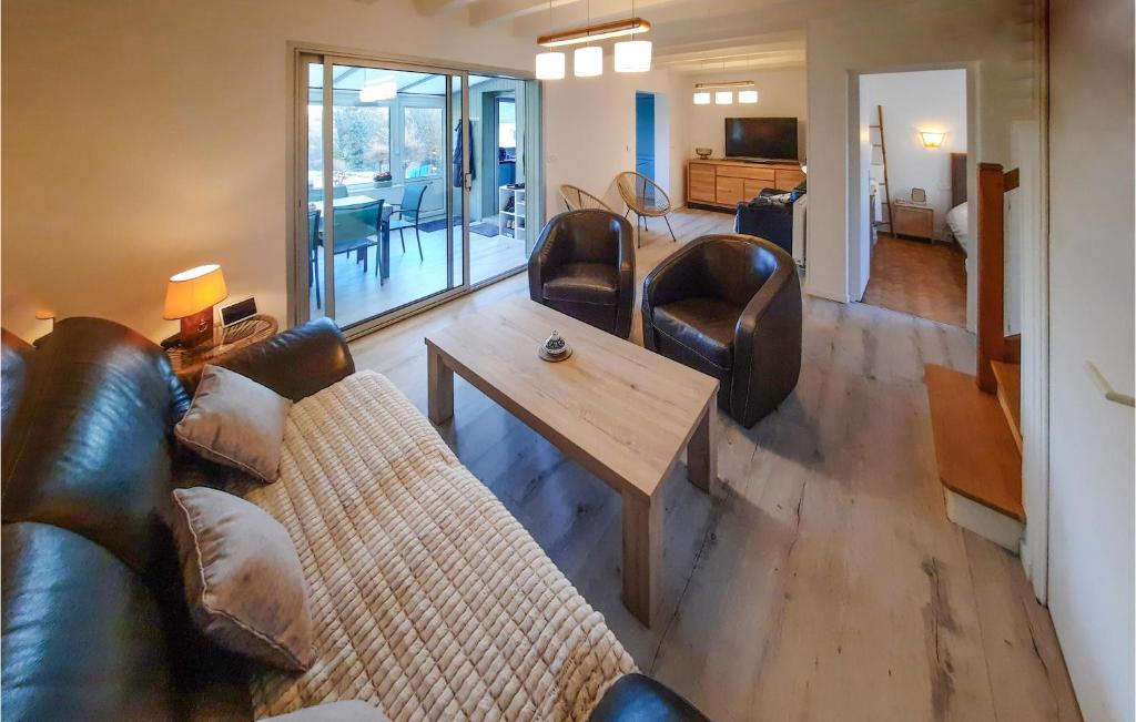 Maison de vacances Beautiful home in Molan-sur-Mer with 3 Bedrooms and WiFi  29350 Moëlan-sur-Mer
