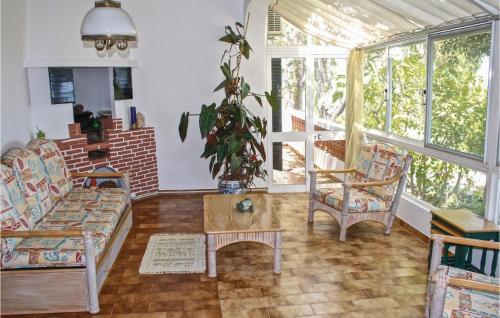 Beautiful home in Moncarapacho with 2 Bedrooms, WiFi and Private swimming pool