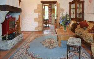 Maison de vacances Beautiful home in Montaut with Outdoor swimming pool, WiFi and 3 Bedrooms  24560 Montaut Aquitaine