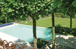 Beautiful home in Montreal with 3 Bedrooms, WiFi and Outdoor swimming pool