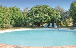 Beautiful home in Mouterre-Silly with WiFi, Private swimming pool and Outdoor swimming pool