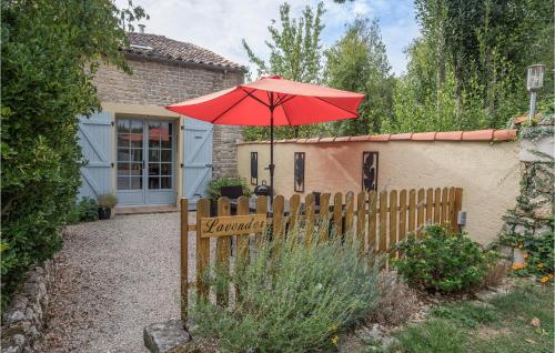 Beautiful home in Nanclars with Outdoor swimming pool, WiFi and 2 Bedrooms