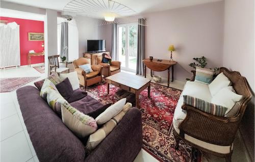 Beautiful home in Narbonne with 4 Bedrooms, WiFi and Private swimming pool